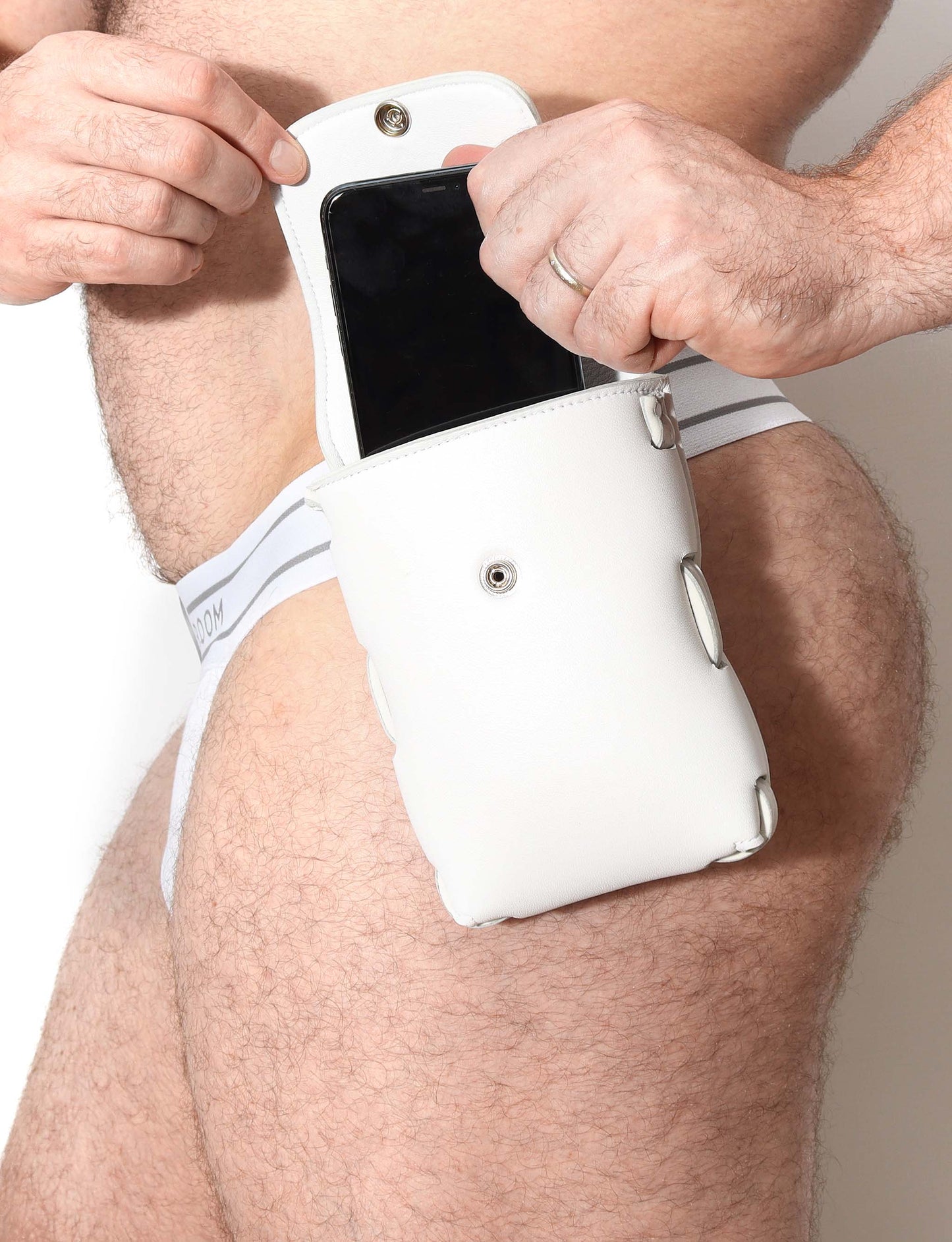 Clip-on Leather Pouch - White